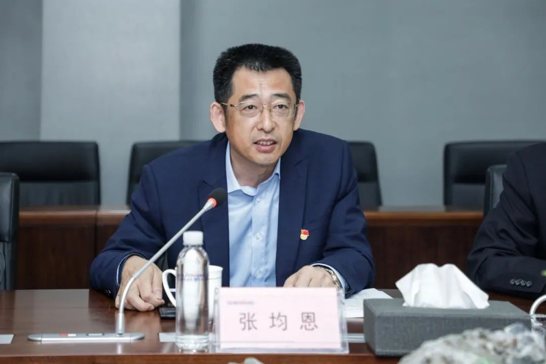 以党建促营业，，，，，，，，以营业强党建——青岛西海岸公用事业集团考察龙8头号玩家智能