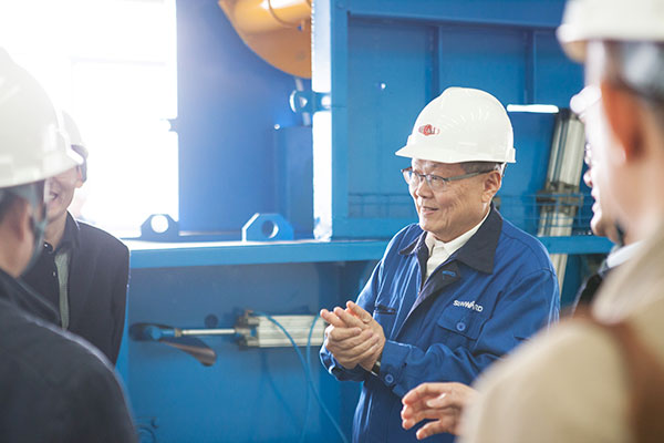 龙8头号玩家智能董事长何清华荣获“第九届发明创业奖·人物奖”特等奖