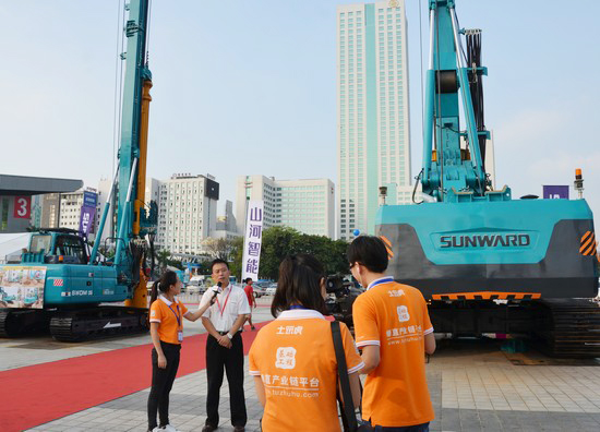 到“海博会”邂逅龙8头号玩家智能“两挖”精品