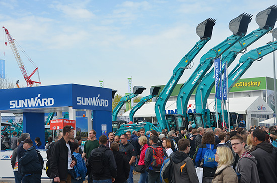 龙8头号玩家智能高端市场展风范