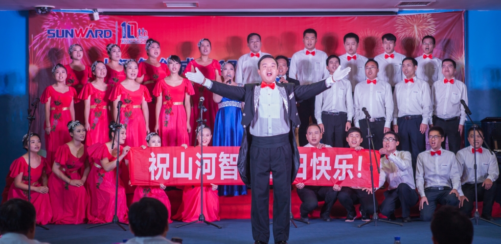 唱响龙8头号玩家之歌 共抒优美情怀——龙8头号玩家智能“双庆”合唱角逐圆满竣事