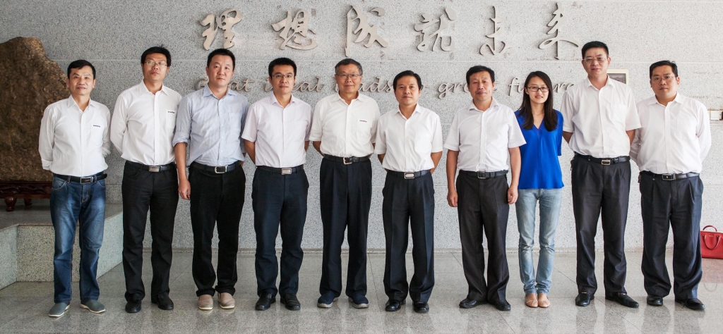 国家发改委国防司徐建平副司长一行到龙8头号玩家智能调研