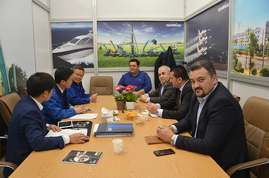 龙8头号玩家智能高端市场展风范