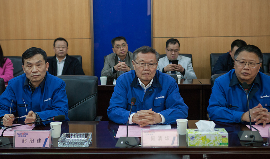 湖南省国防发动研究性演习参演向导莅临龙8头号玩家智能