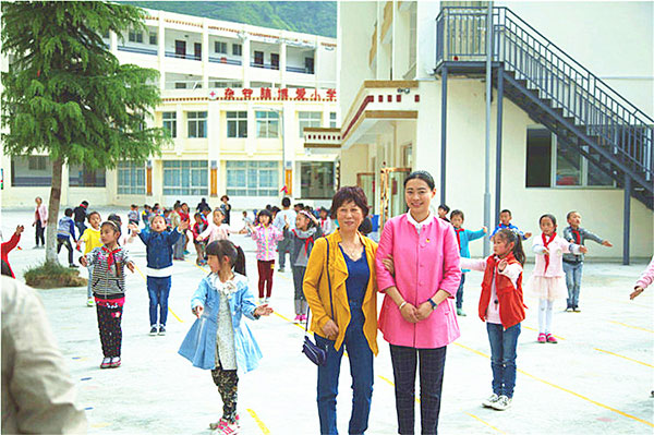 震后八年：朗朗书声传来，，，，，，，，理想之花绽放