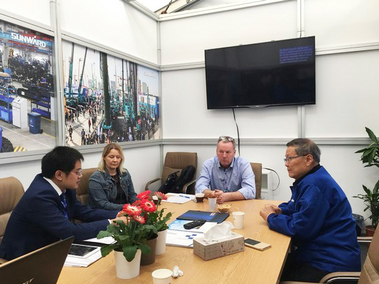 集科技与唯美于一身 龙8头号玩家智能携尖端产品亮相德国宝马展