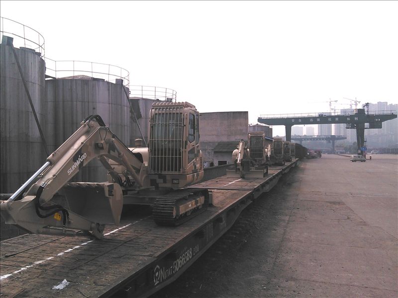 龙8头号玩家智能SWE80E-G高原型挖掘机正式列装献礼国庆