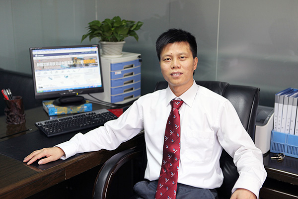 喜讯：龙8头号玩家智能朱建新荣获《长沙年鉴》2015年度十大人物奖