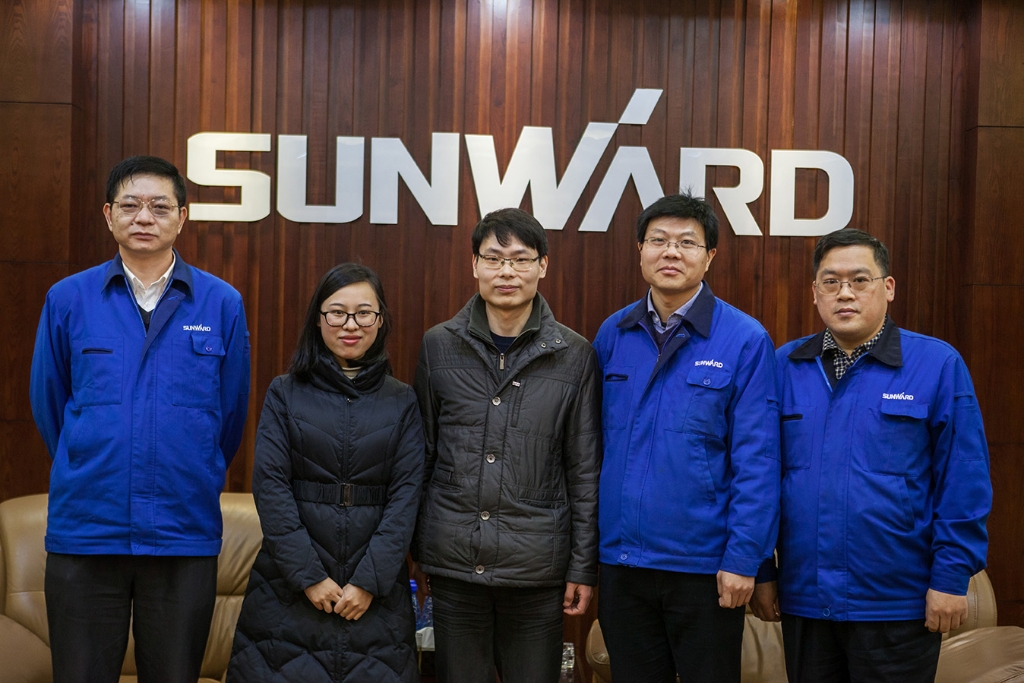 市科协向导莅临龙8头号玩家智能慰问难题科技事情者