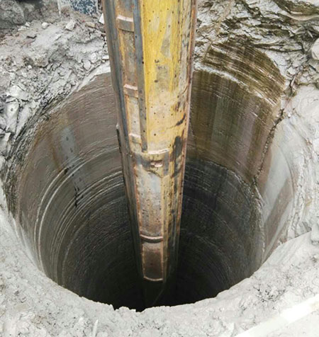 同台献艺，，，，，，，龙8头号玩家智能SWDM36旋挖钻机独吞鳌头