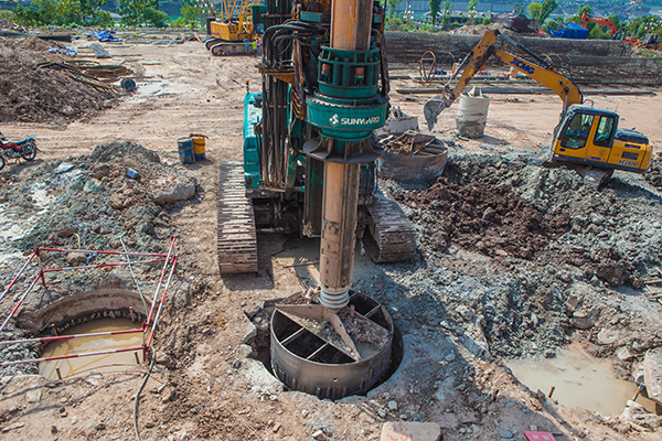 比照才有差别，，，，，，，龙8头号玩家智能SWDM36旋挖名动山城