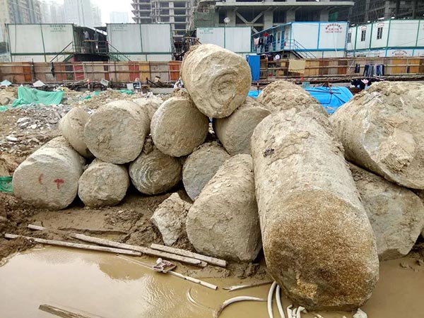 见证事业的时刻，，，，，，龙8头号玩家智能旋挖刷新海内旋挖入岩纪录