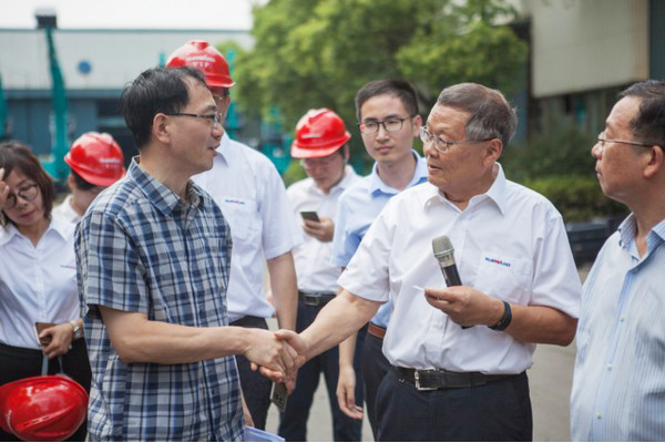 商务部相助司刘民强副司长一行调研龙8头号玩家智能