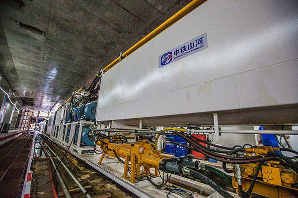 中铁龙8头号玩家盾构机双线掘进 全力攻坚长沙地铁5号线