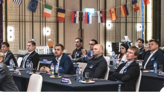 携手同谋未来，，，，，，， 龙8头号玩家智能2018欧洲署理商大会盛大召开