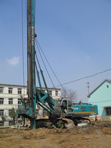 华美逆袭篇之——龙8头号玩家智能SWDM20旋挖钻机KO其他品牌25旋挖钻机