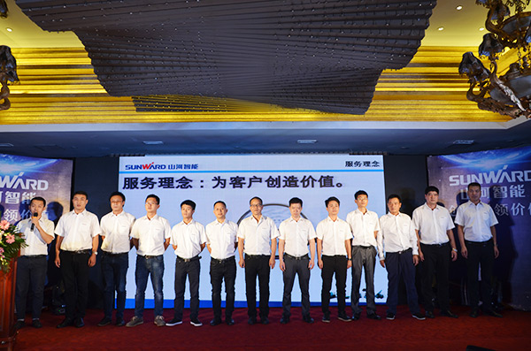 共腾飞，，，，，，，龙8头号玩家智能西南地区客户交流会取得丰富效果