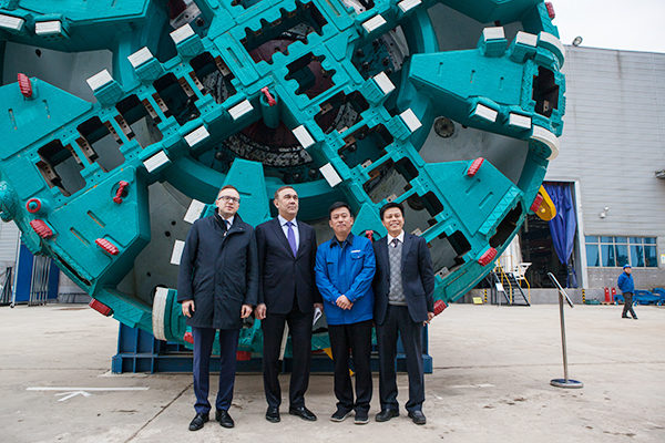 波兰代表团为龙8头号玩家智能立异生长点赞