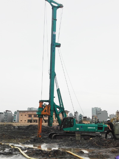 新年献礼龙8头号玩家智能9台SWDM25旋挖钻机征战越南