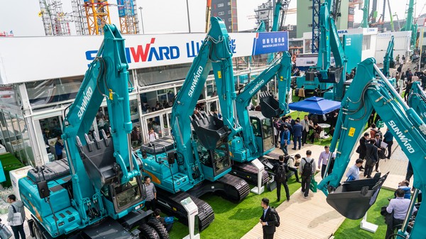 首日签单2.6亿元，，，，，龙8头号玩家智能立异产品引爆上海宝马展