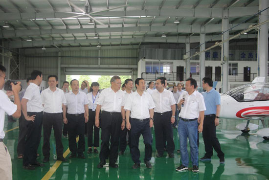 达哲省长调研龙8头号玩家科技：要捉住通航生长的机缘