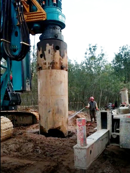 本钱节约几百万，，，，，，这台旋挖是我的摇钱树