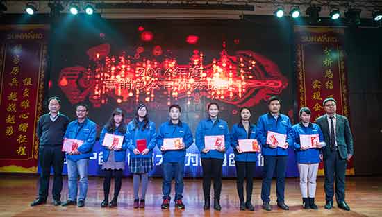 坚定信心、再接再厉，，，，，龙8头号玩家智能2017年度营销表扬与誓师大会开启新航程