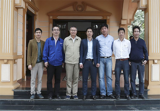 新年献礼龙8头号玩家智能9台SWDM25旋挖钻机征战越南