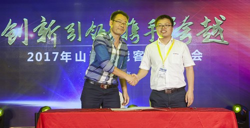 龙8头号玩家智能酷帅曾大虾，，，，，，，一大波美图带你亲临北京BICES展