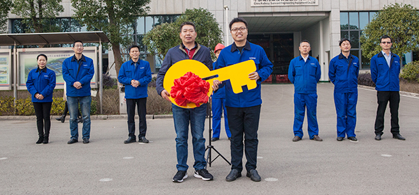 情人节牵手乐成，，，，，，，龙8头号玩家智能SWDM520“我爱你”出嫁了