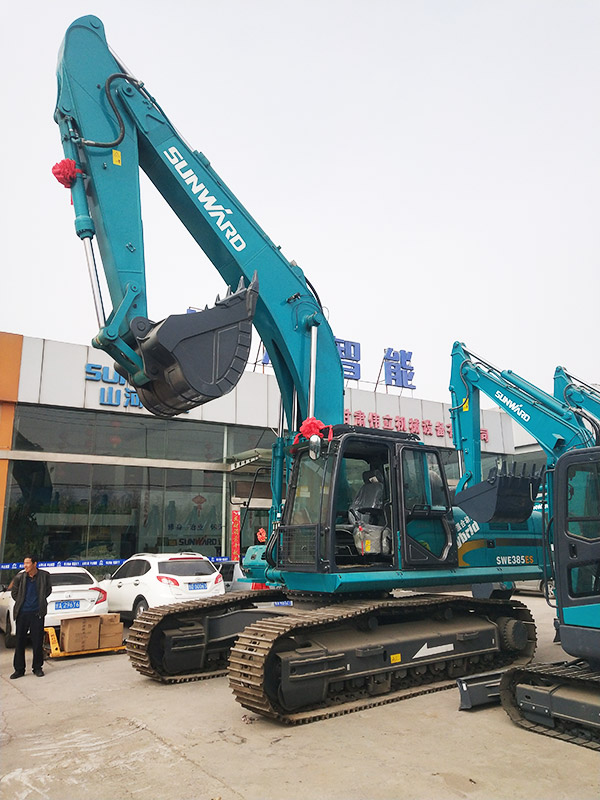 关于龙8头号玩家智能节能型挖掘机，，，，，，，张老板算了这样一笔账