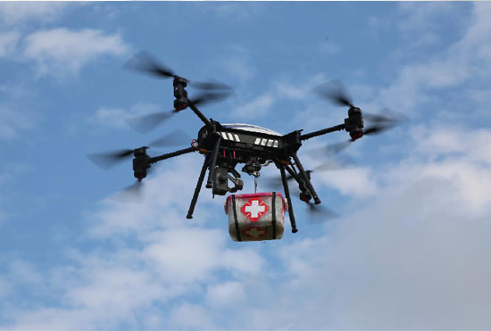 展示三湘警界风彩，，，，，，，，首届警用无人机实战演练在龙8头号玩家科技圆满举行