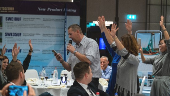 携手同谋未来，，，，，，， 龙8头号玩家智能2018欧洲署理商大会盛大召开