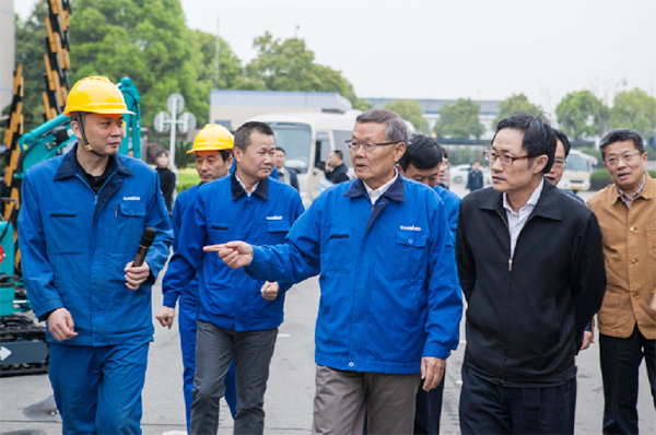 科技部副部长李萌考察调研龙8头号玩家智能