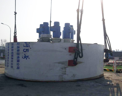 风里雨里，，，，，成都等你！中铁龙8头号玩家盾构机走出长沙