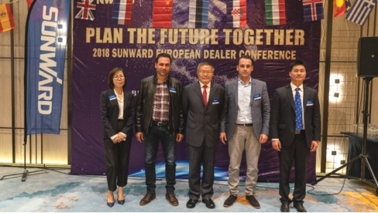 携手同谋未来，，，，，，， 龙8头号玩家智能2018欧洲署理商大会盛大召开