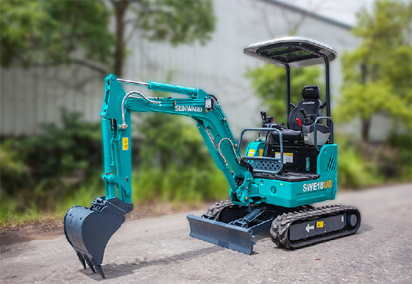 “C位”出道 14.5万元龙8头号玩家智能微挖18UB等你开回家