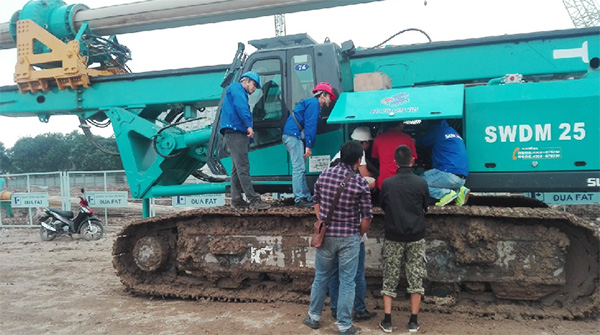 效劳一线‖在越南为十台旋挖钻机做“保姆”的日子