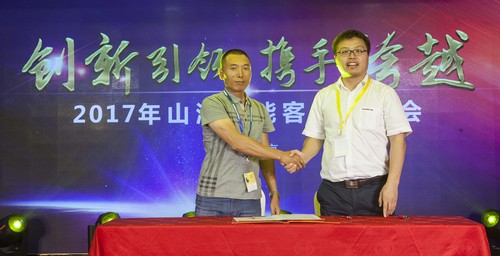 龙8头号玩家智能酷帅曾大虾，，，，，，，一大波美图带你亲临北京BICES展