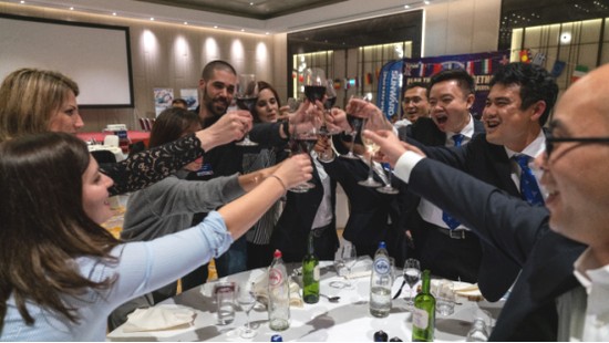 携手同谋未来，，，，，，， 龙8头号玩家智能2018欧洲署理商大会盛大召开