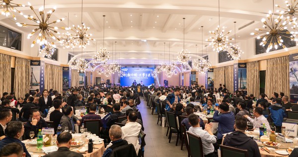 首日签单2.6亿元，，，，，龙8头号玩家智能立异产品引爆上海宝马展