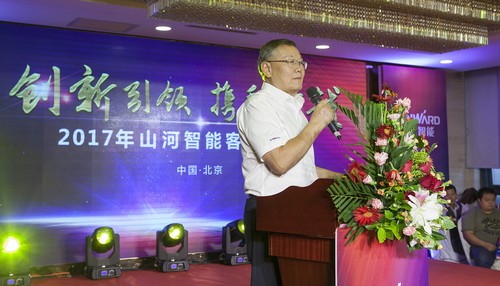 龙8头号玩家智能酷帅曾大虾，，，，，，，一大波美图带你亲临北京BICES展