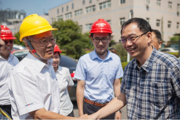 商务部相助司刘民强副司长一行调研龙8头号玩家智能