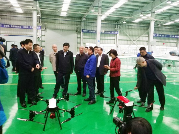 省委书记杜家毫勉励龙8头号玩家智能：做大做强航空航天工业