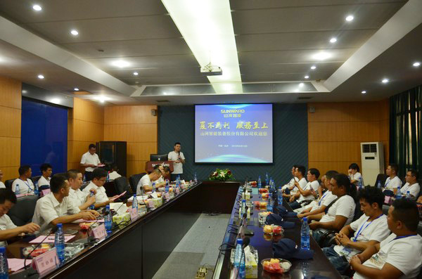 500多名挖掘机用户实地考察，，，，，，为龙8头号玩家智能点赞！