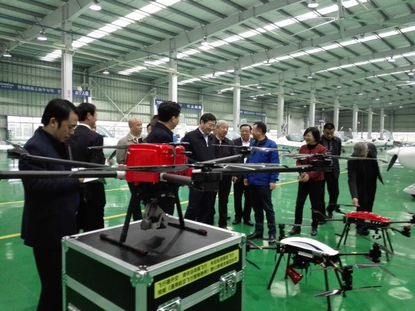 省委书记杜家毫勉励龙8头号玩家智能：做大做强航空航天工业