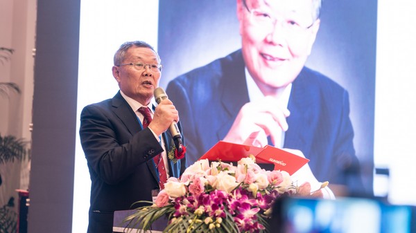 首日签单2.6亿元，，，，，龙8头号玩家智能立异产品引爆上海宝马展