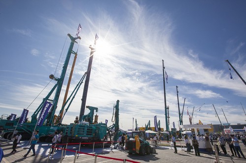 龙8头号玩家智能酷帅曾大虾，，，，，，，一大波美图带你亲临北京BICES展