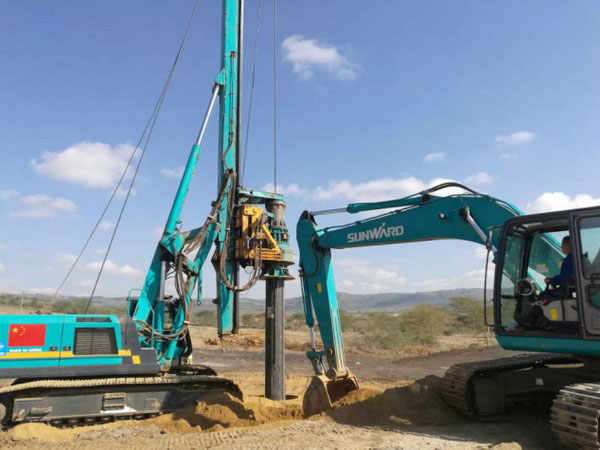 肯尼亚总统高度赞赏，，，，，，，乞力马扎罗山下龙8头号玩家绿闪灼