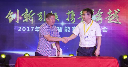 龙8头号玩家智能酷帅曾大虾，，，，，，，一大波美图带你亲临北京BICES展